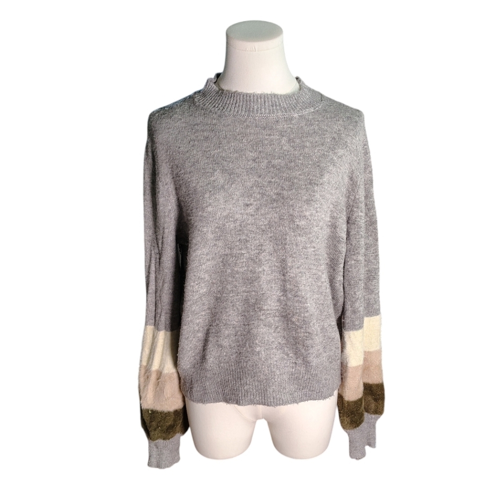 Cupcakes and Cashmere Gray Sweater Striped Metallic Thread Sleeves Size Medium
